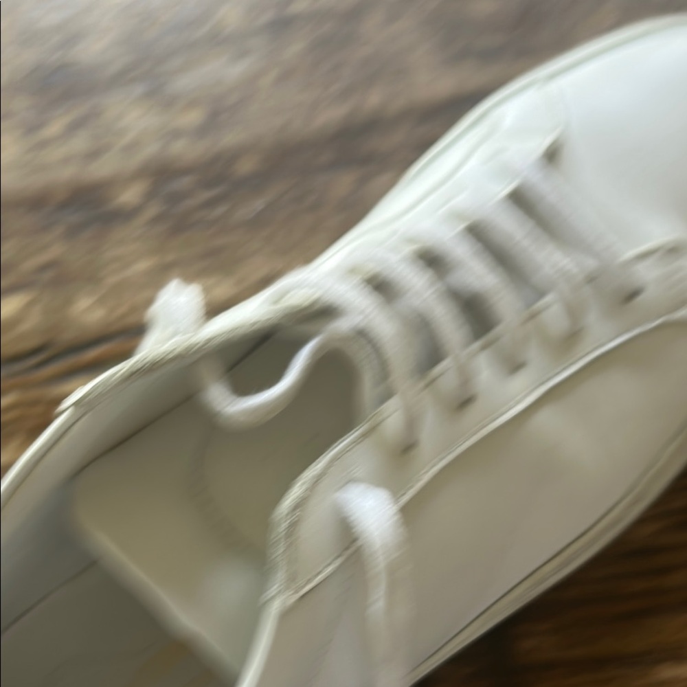 Classic White leather sneakers 39
Comman project super condition-barely worn